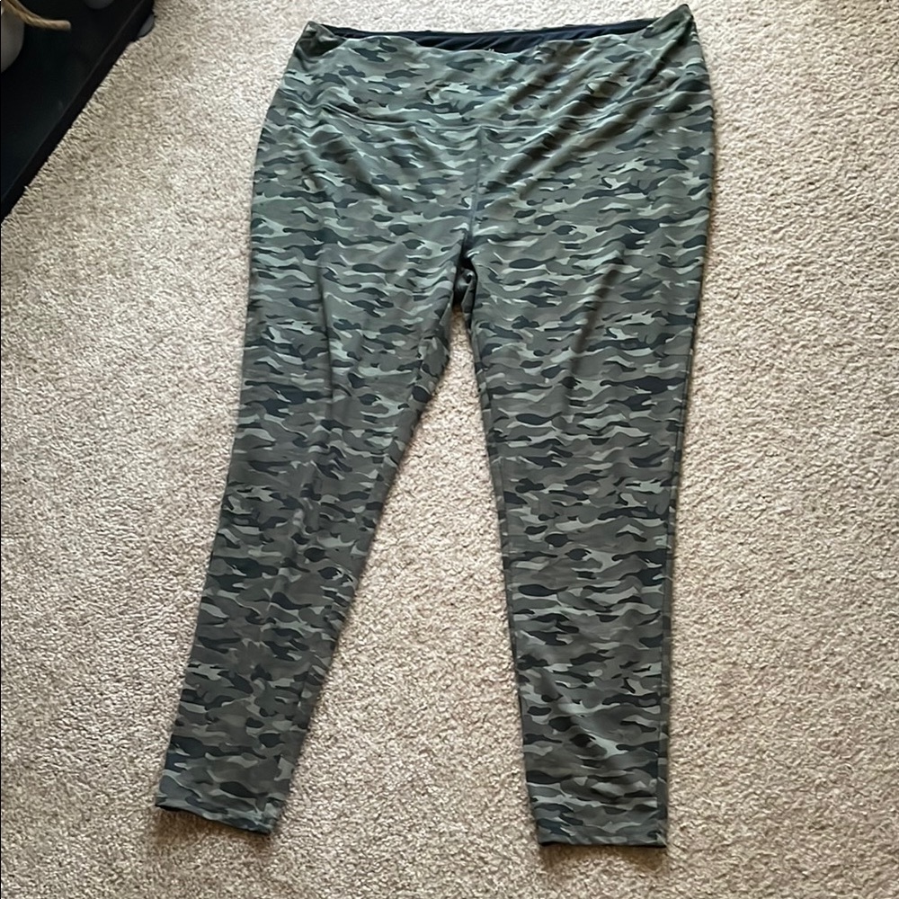 Belle Black and Green Camouflage Leggings